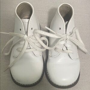 FootMates White Leather Baby Lace-Up Walker Shoes